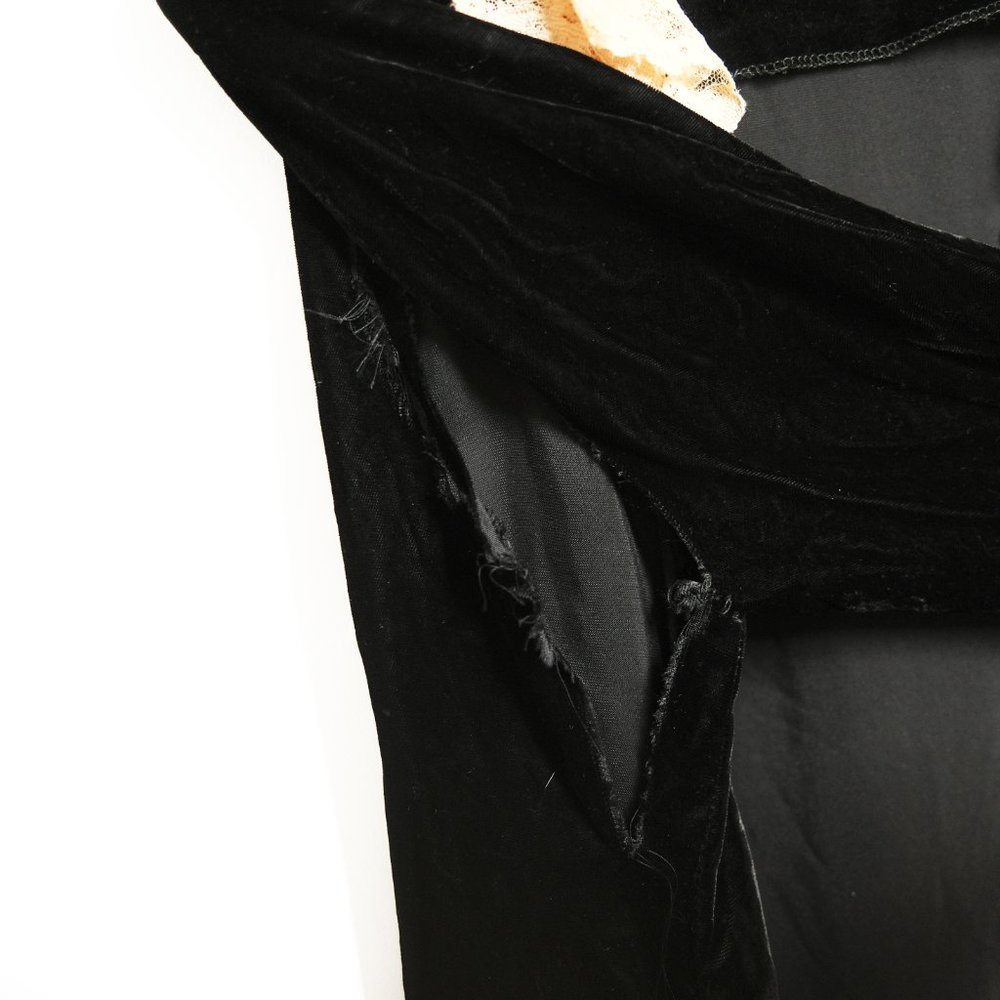 marilyn new york 1950s/60s black velvet robe w chantilly lace collar & cuffs - Picture 10 of 14